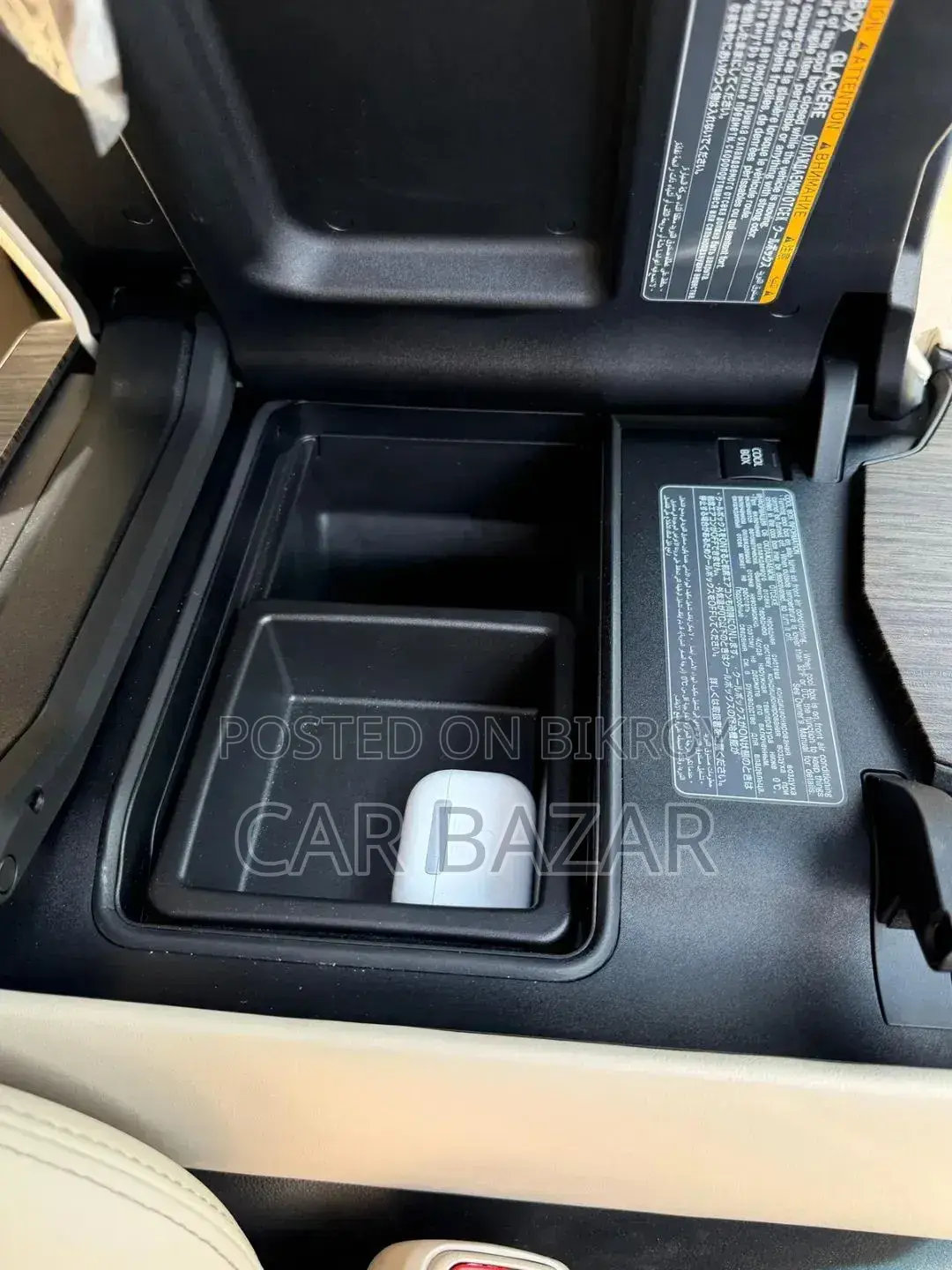 টয়োটা ল্যান্ড ক্রুজার LC300 ২০২৩ হোয়াইট