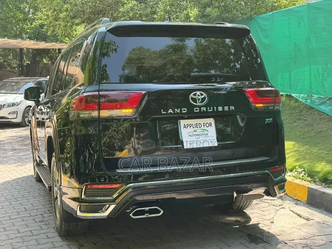 Toyota Land Cruiser LC300 2023 Black