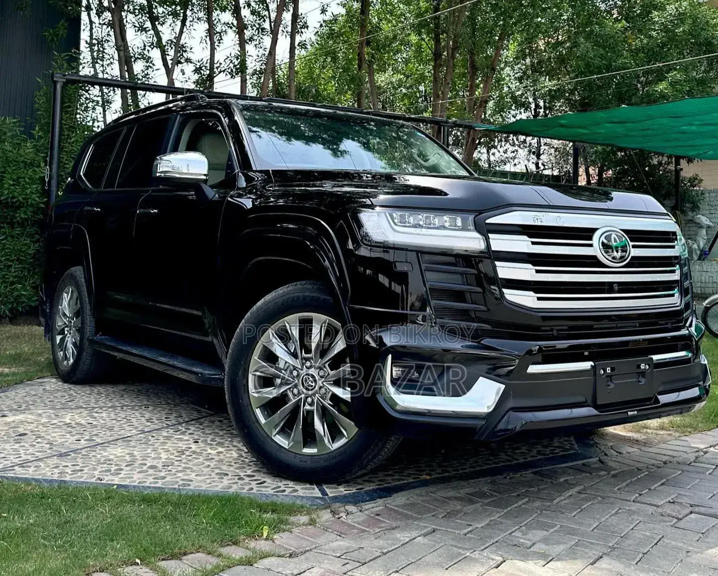 Toyota Land Cruiser LC300 2023 Black