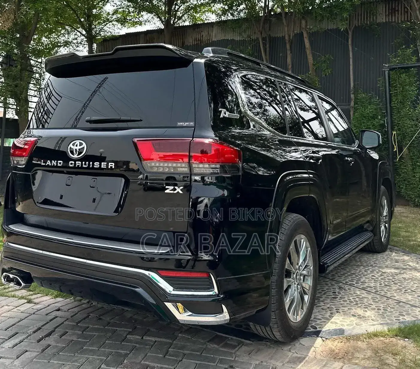 Toyota Land Cruiser LC300 2023 Black