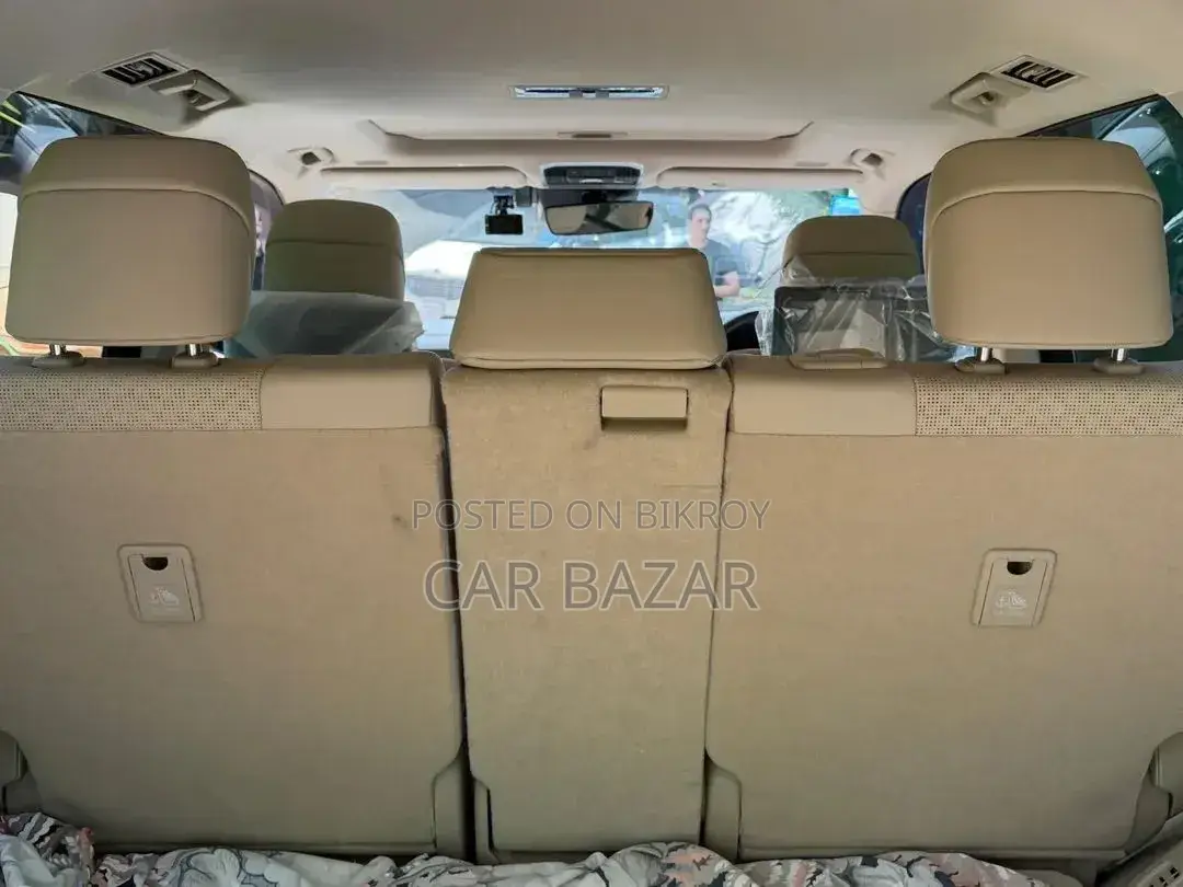 Toyota Land Cruiser LC300 2023 Black