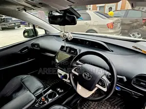 Toyota Prius 2017 Pearl