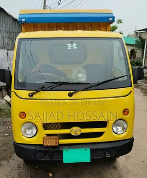 টাটা এলপি ২০১৩ হলুদ