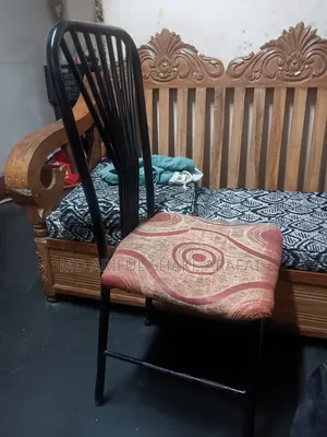 চেয়ারটি বিক্রয় করা হবে