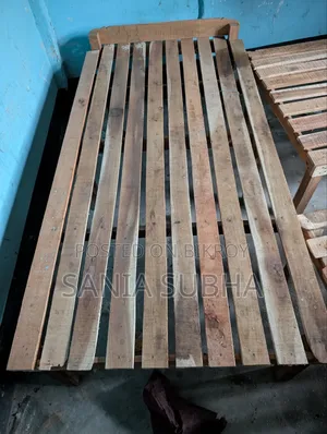 কাঠের চৌকি