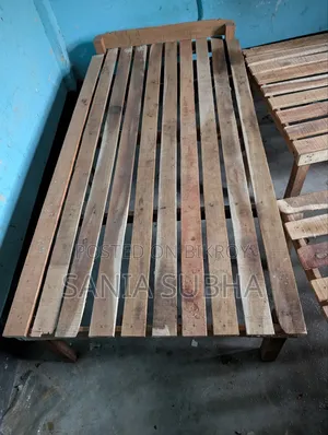 কাঠের চৌকি