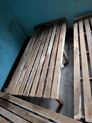 কাঠের চৌকি