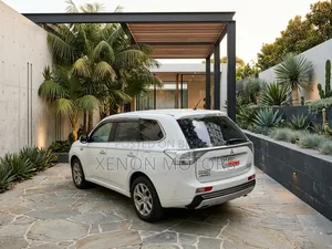 Mitsubishi Outlander 2.0 PHEV AWD 2013 Pearl