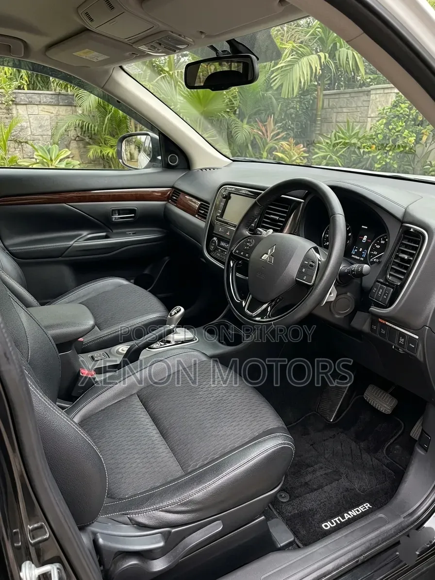 Mitsubishi Outlander 2.0 PHEV AWD 2013 Pearl