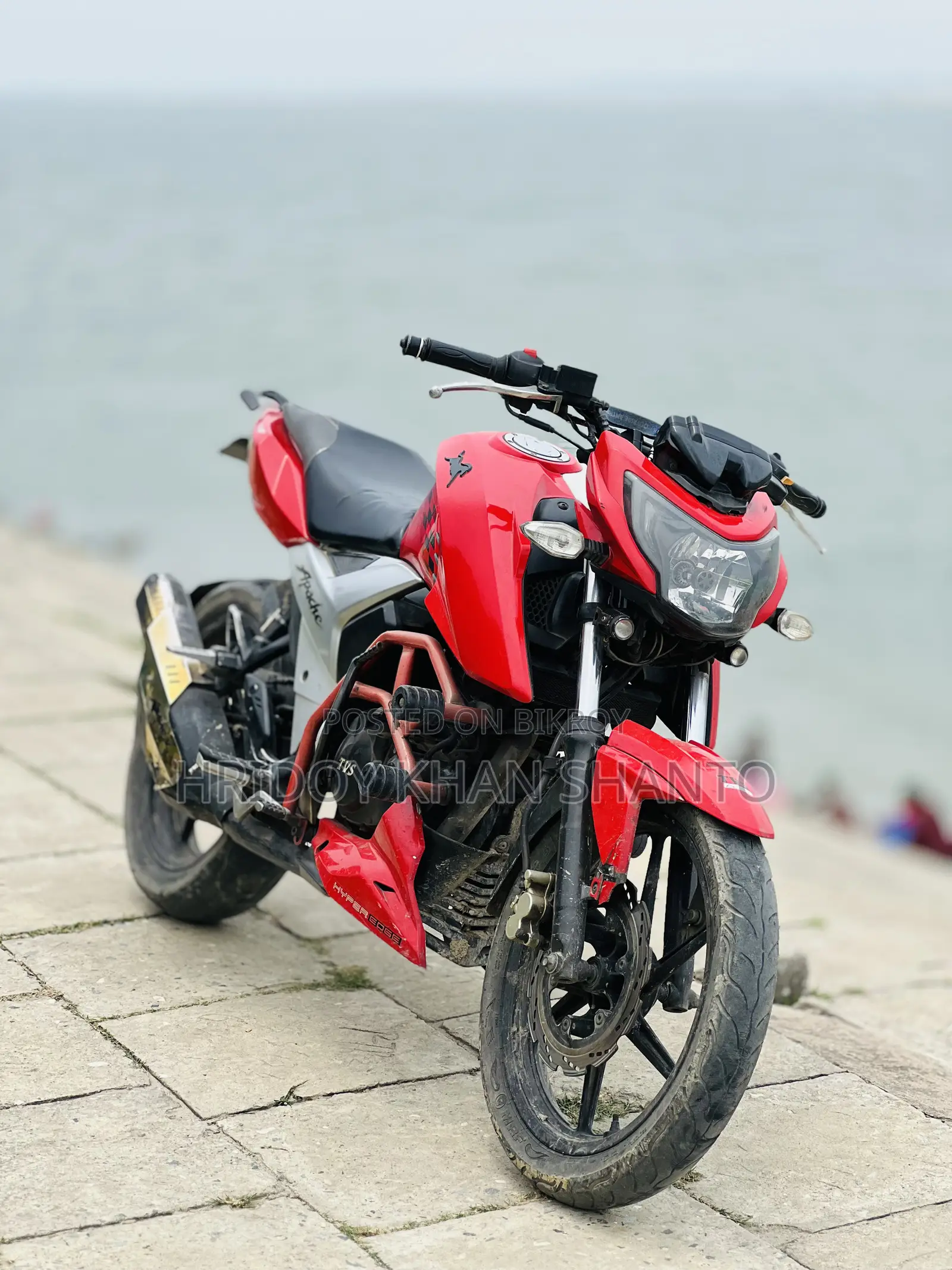 TVS Apache 160 4V 2022 Red