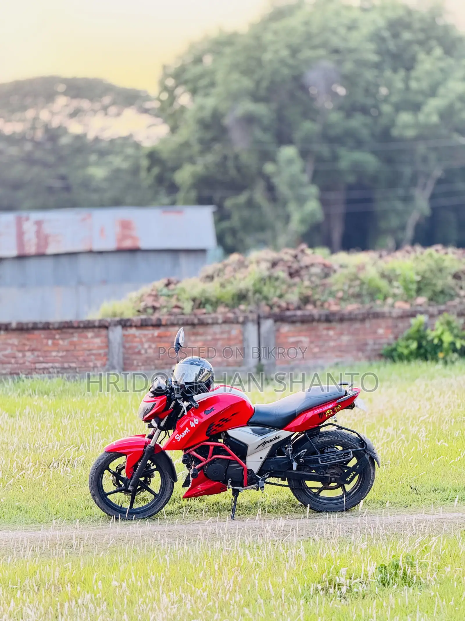 TVS Apache 160 4V 2022 Red