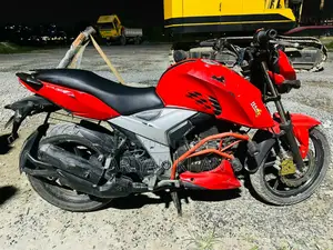TVS Apache 160 4V 2020 Red