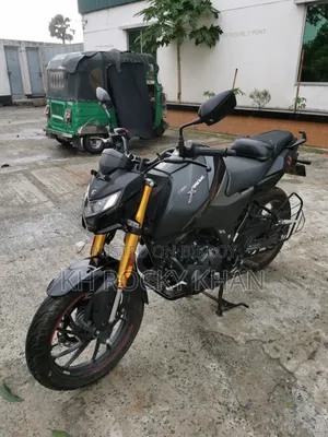 Hero Xtreme 160R 4V 2025 কালো