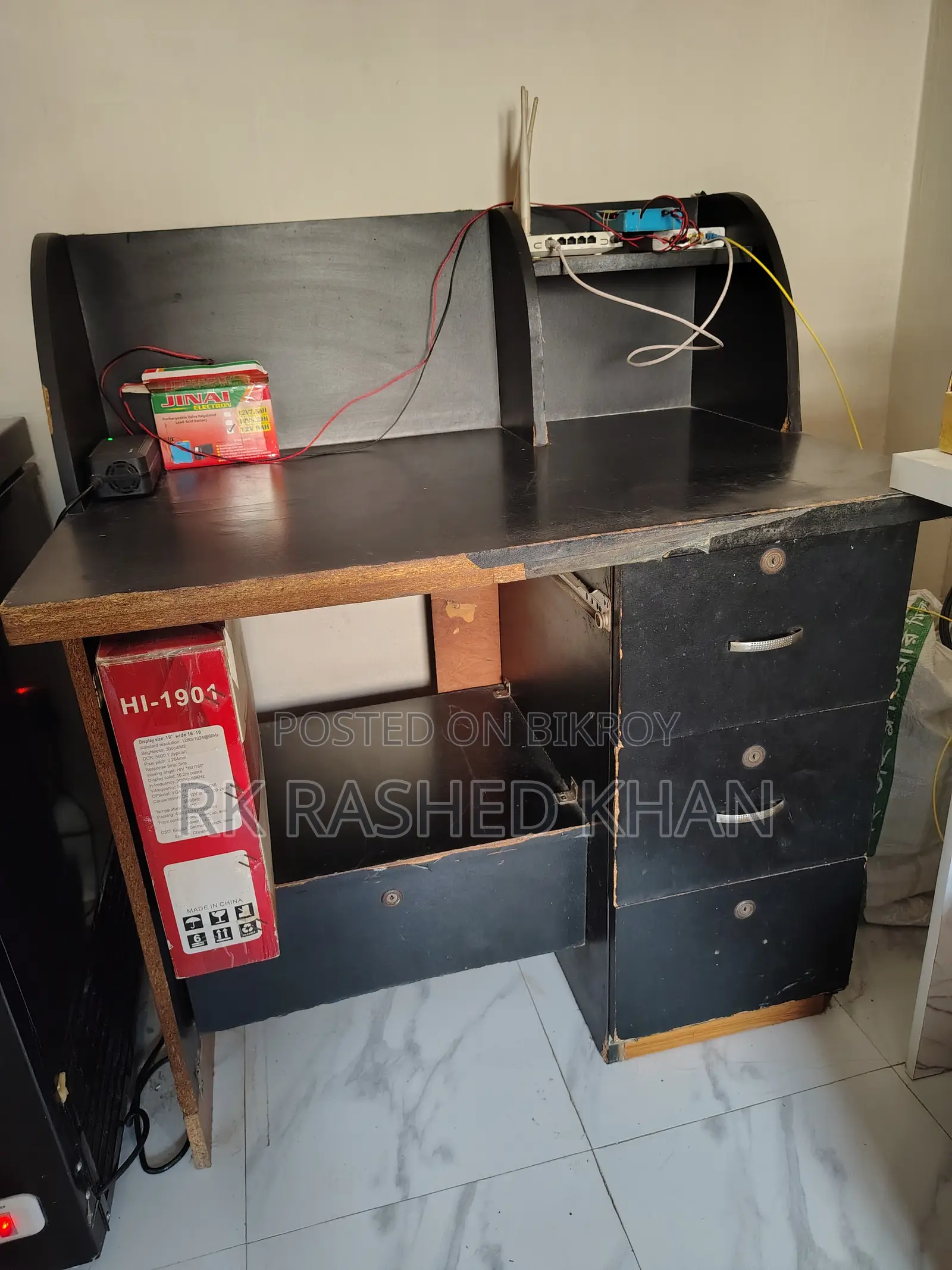 রিডিং টেবিল বিক্রির জন্য (ব্যবহৃত)