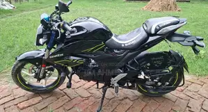 সুজুকি ২০২৫ ব্ল্যাক