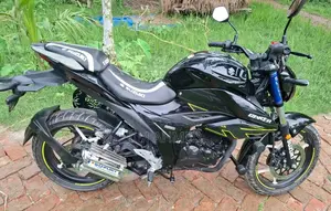সুজুকি ২০২৫ ব্ল্যাক