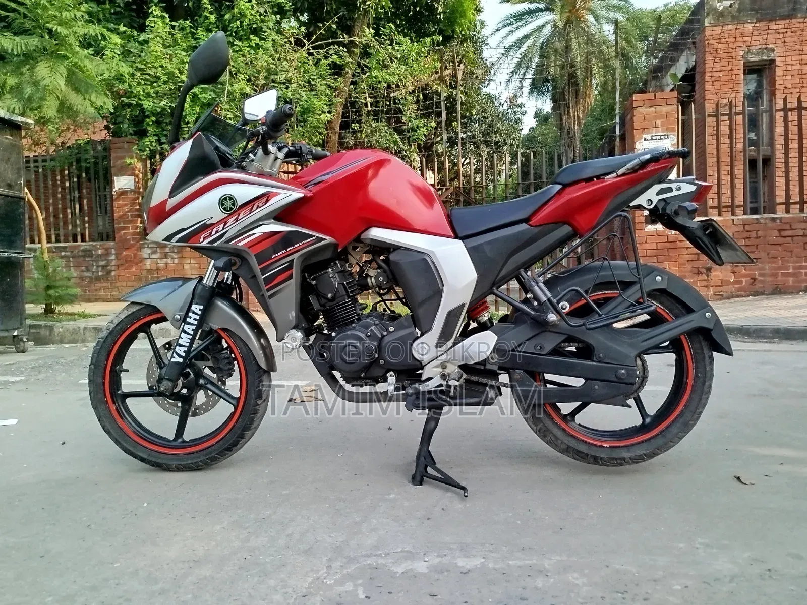 Yamaha 2018 Red