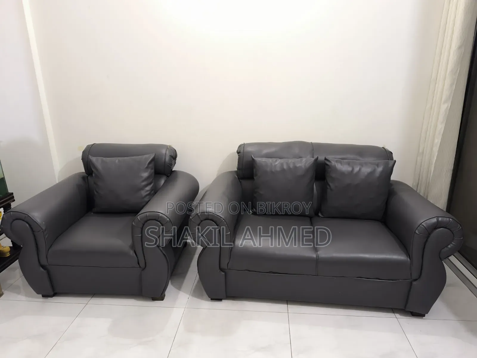 ৫ সিটার সোফা এবং একটি ডিভান