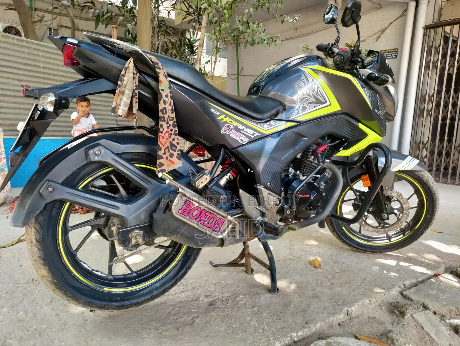 হোন্ডা হর্নেট ২০১৮ গ্রে