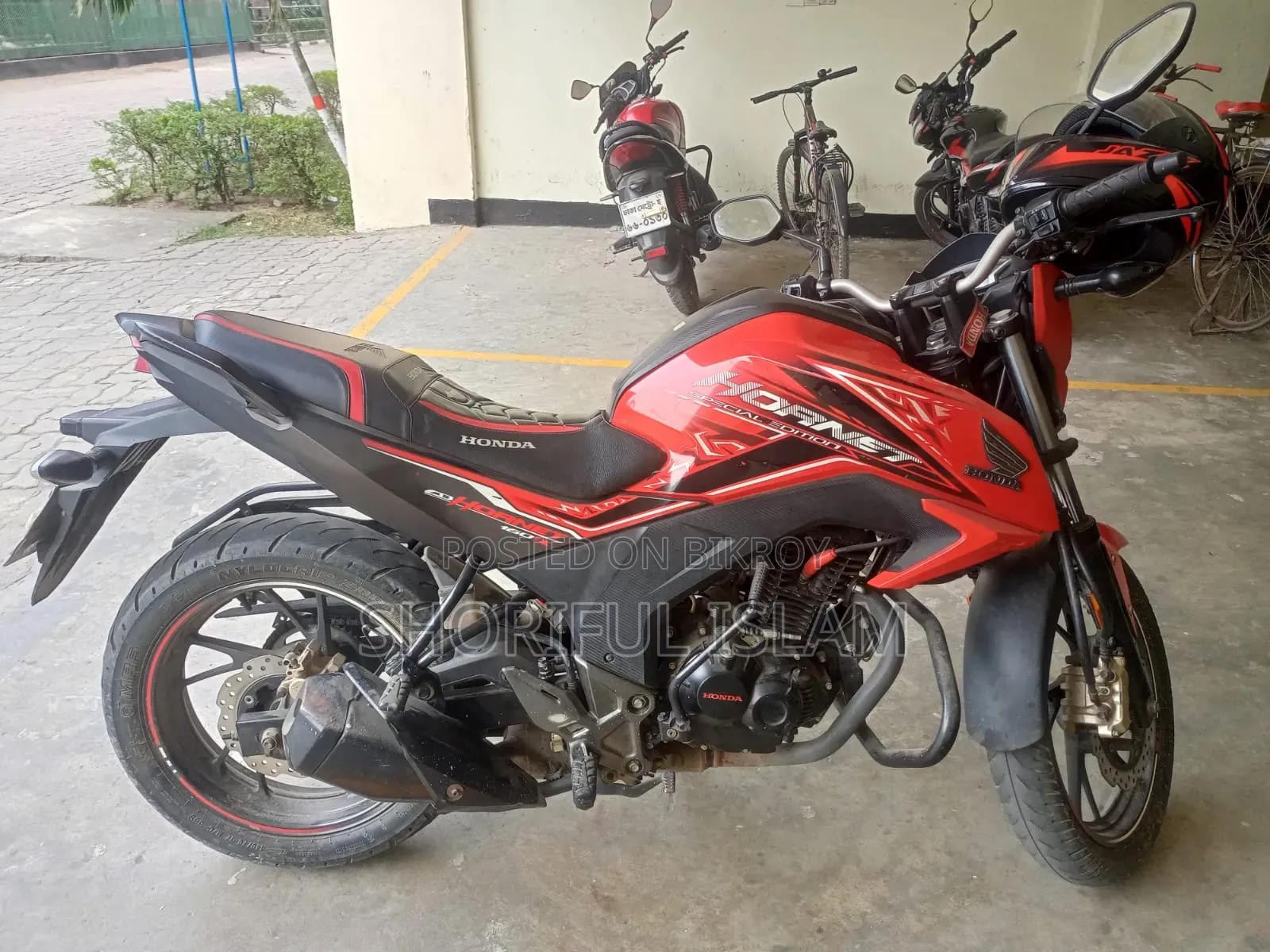 Honda Hornet 2022 Red