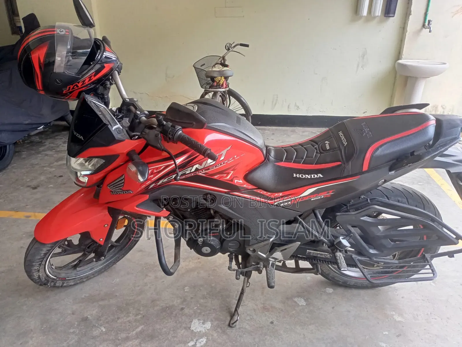 Honda Hornet 2022 Red