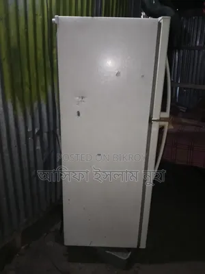 LG Fridge, Good Condition, Needs Gas Refill