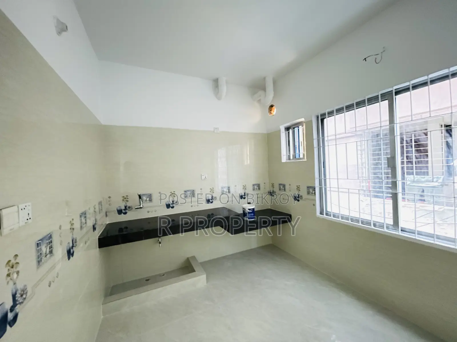 3bdrm Apartment in Uttara for Sale