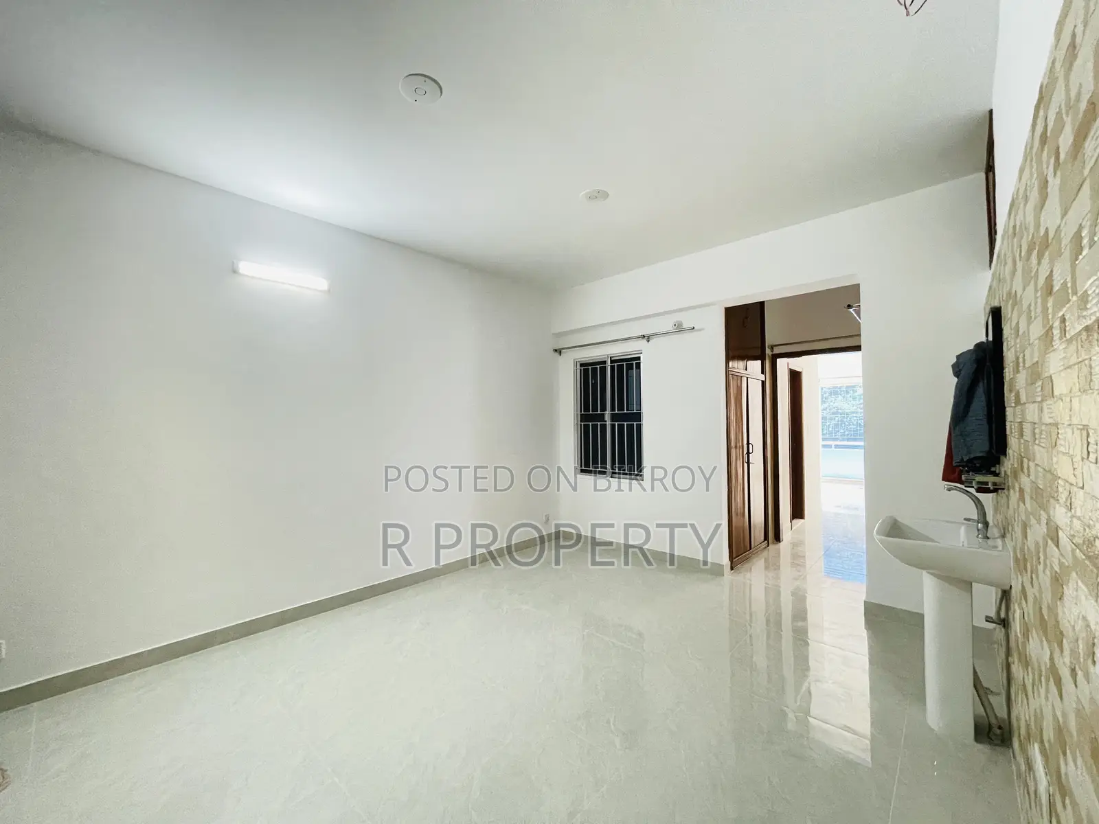 3bdrm Apartment in Uttara for Sale