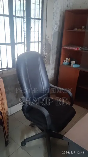 পুরাতন অফিস ফার্নিচার