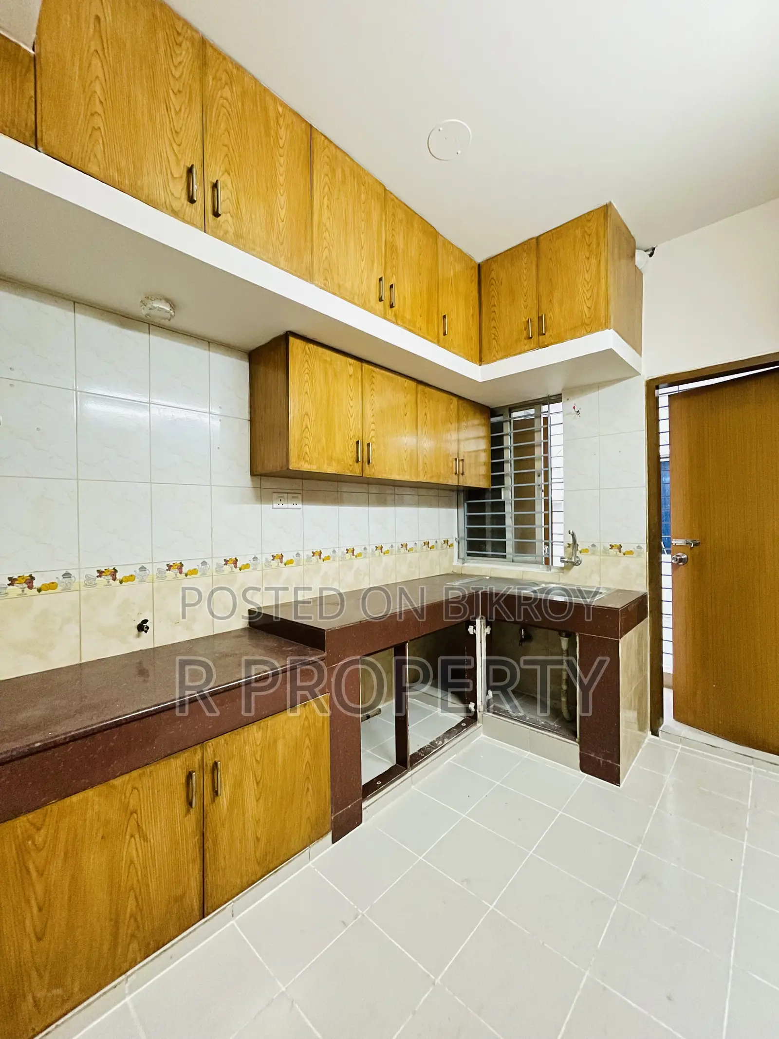3bdrm Apartment in Uttara for Sale