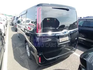 Toyota Noah 1.8 FWD Hybrid (7 Seater) 2021 Black