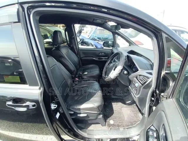 Toyota Noah 1.8 FWD Hybrid (7 Seater) 2021 Black