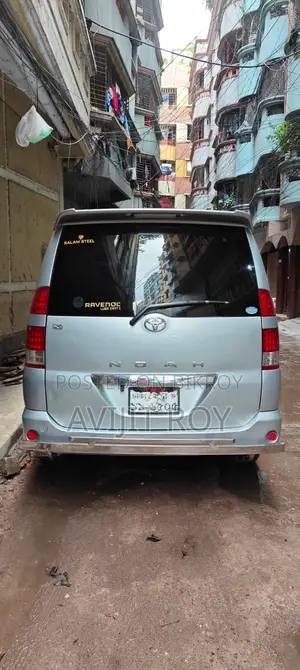 Toyota Noah 2003 সিলভার