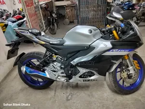 Yamaha R1 ২০২৪ সিলভার