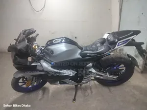 Yamaha R1 2024 Silver