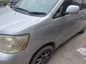 Toyota Noah 2003 Silver