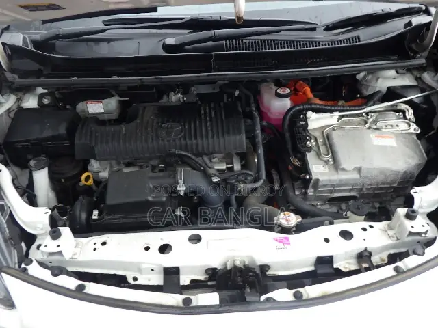 Toyota Sienta 1.5 Hybrid FWD 2021 Pearl