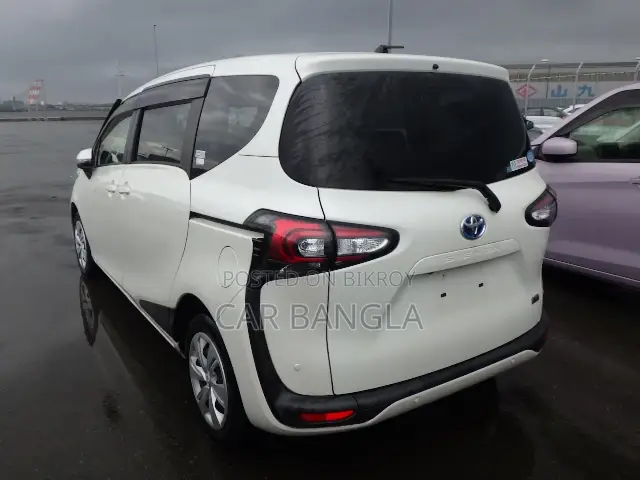 Toyota Sienta 1.5 Hybrid FWD 2021 Pearl