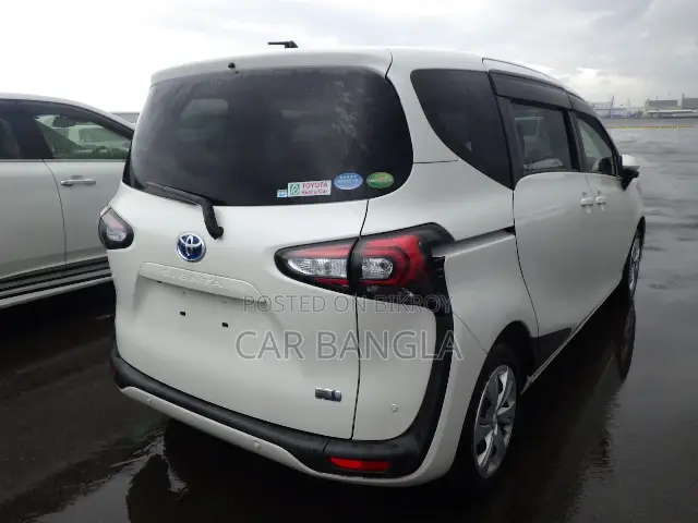 Toyota Sienta 1.5 Hybrid FWD 2021 Pearl