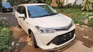 Toyota Corolla Fielder 1.5 Hybrid Front-Wheel Drive 2016 Pearl