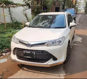Toyota Corolla Fielder 1.5 Hybrid Front-Wheel Drive 2016 Pearl
