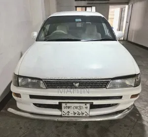 Toyota Corolla 1999 White