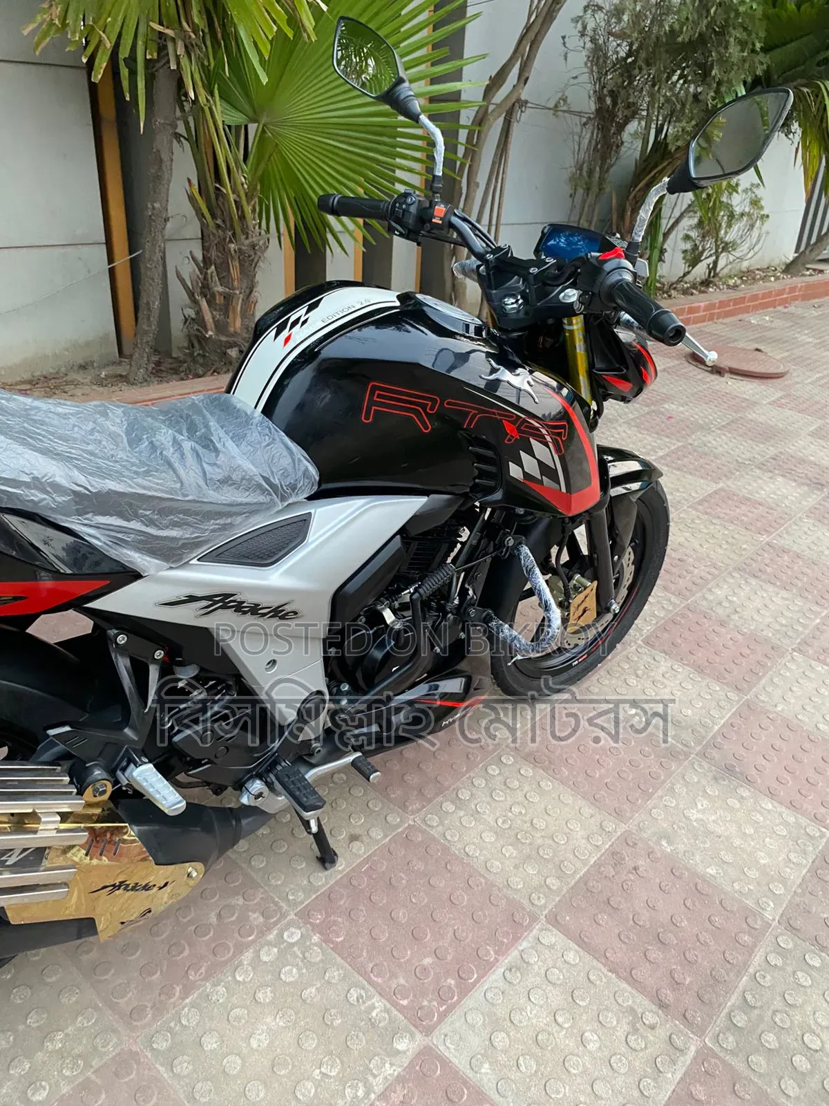 New TVS Apache 160 4V 2023 Black