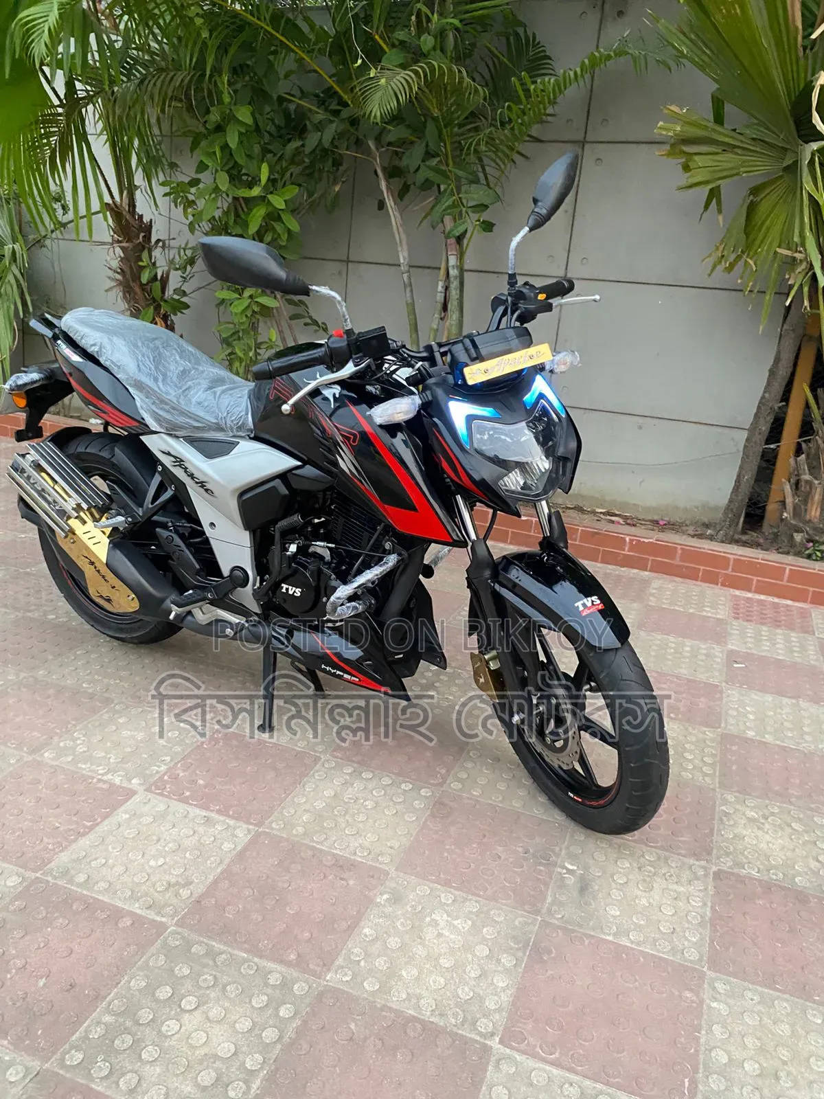 New TVS Apache 160 4V 2023 Black