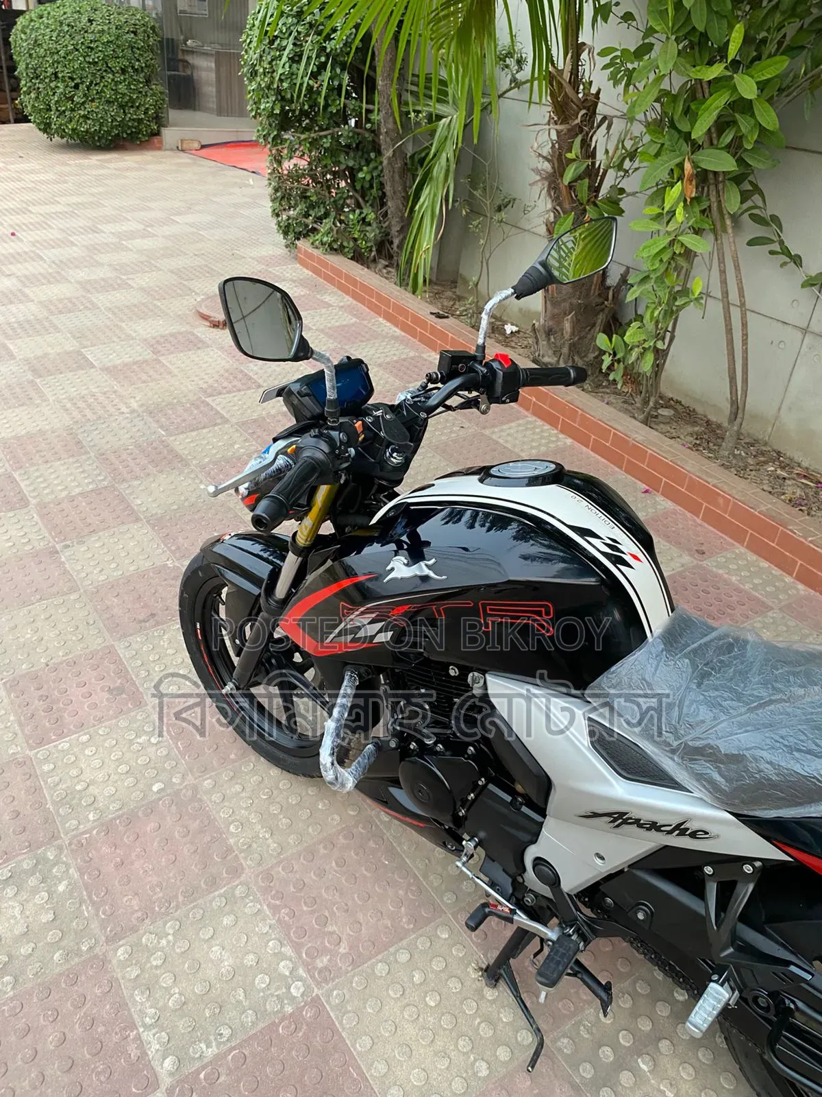 New TVS Apache 160 4V 2023 Black