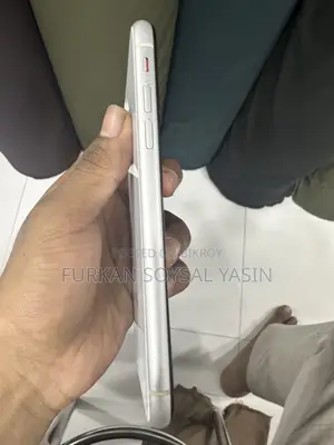 Apple iPhone XR 128 GB White