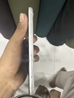 Apple iPhone XR 128 GB White