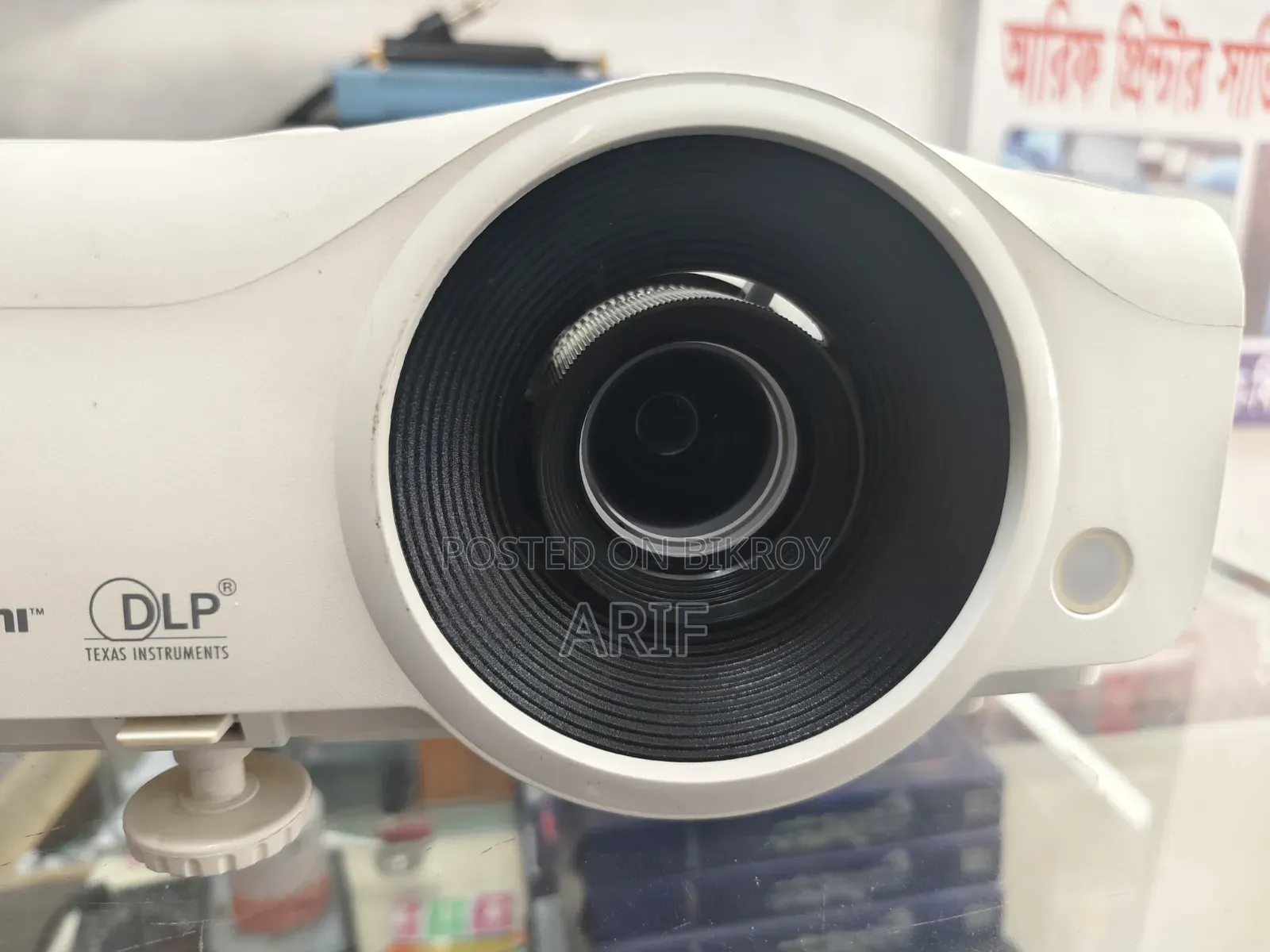 Vivitek Full HD Projector for sale – Like brand new