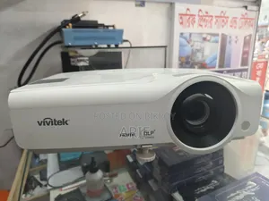 Vivitek Full HD Projector for sale – Like brand new