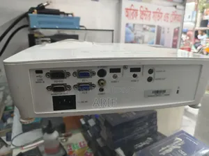 Vivitek Full HD Projector for sale – Like brand new